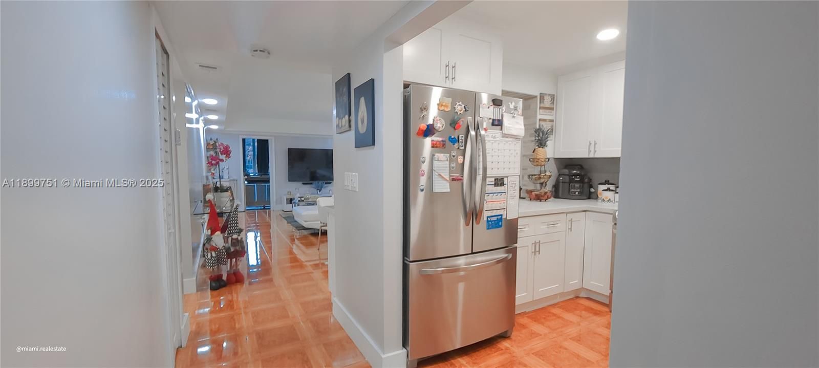 For Sale: $170,000 (2 beds, 2 baths, 1090 Square Feet)