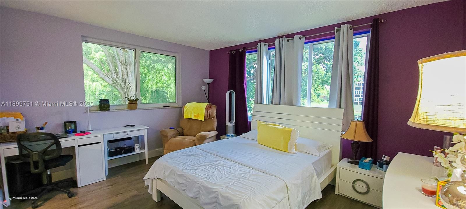 For Sale: $170,000 (2 beds, 2 baths, 1090 Square Feet)