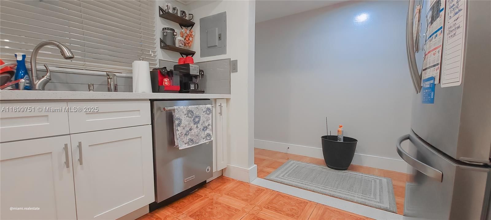 For Sale: $170,000 (2 beds, 2 baths, 1090 Square Feet)