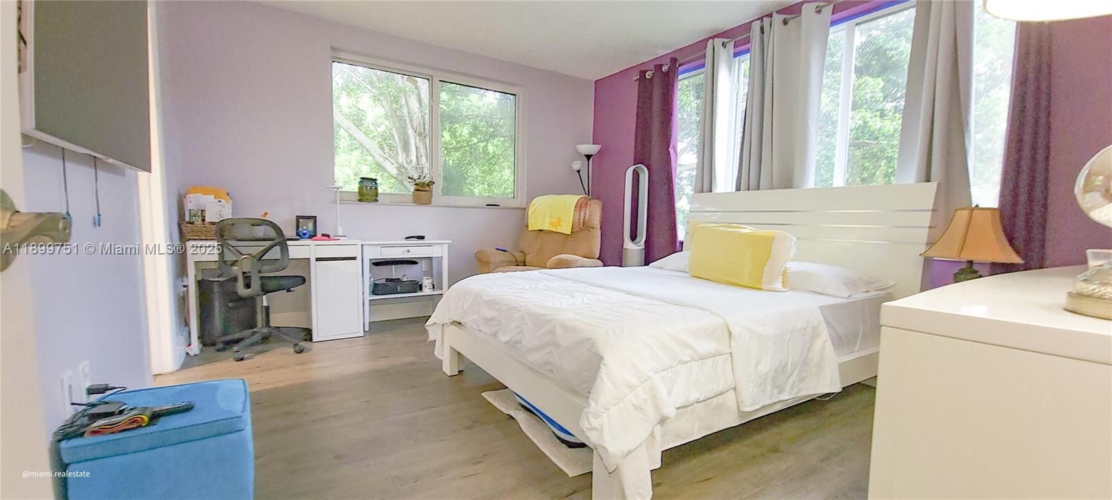 For Sale: $170,000 (2 beds, 2 baths, 1090 Square Feet)