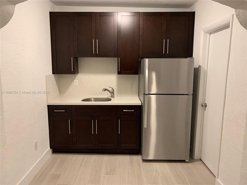 Recently Rented: $1,400 (0 beds, 1 baths, 332 Square Feet)