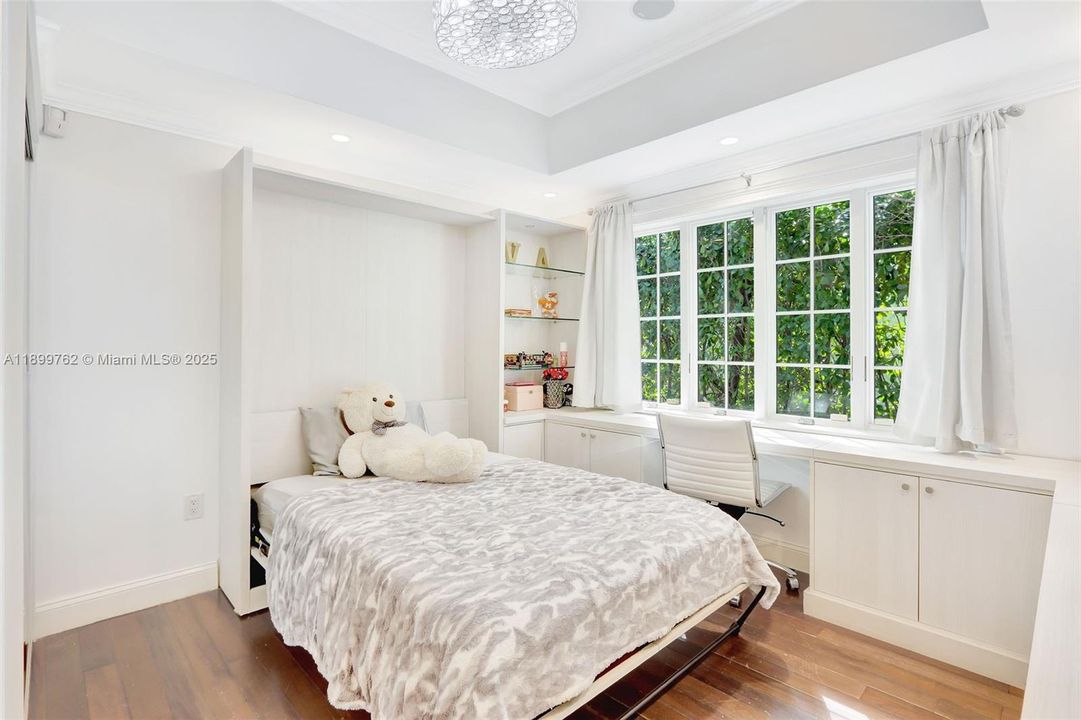 最近售出: $1,375,000 (3 贝兹, 2 浴室, 1622 平方英尺)