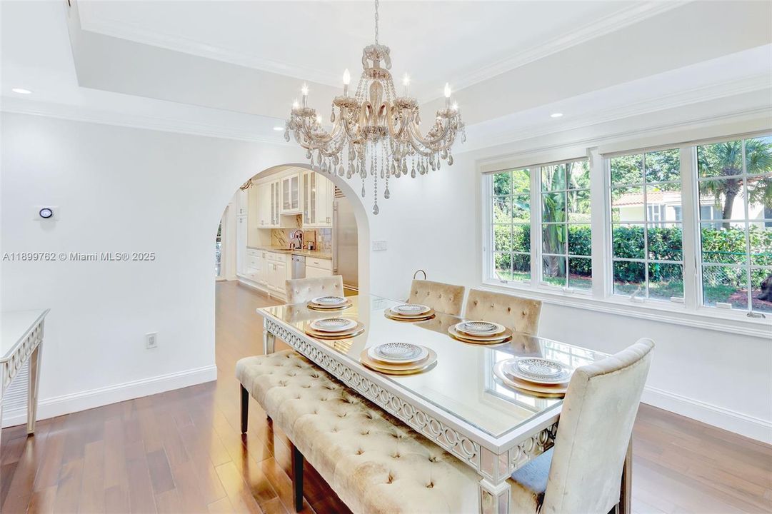 最近售出: $1,375,000 (3 贝兹, 2 浴室, 1622 平方英尺)