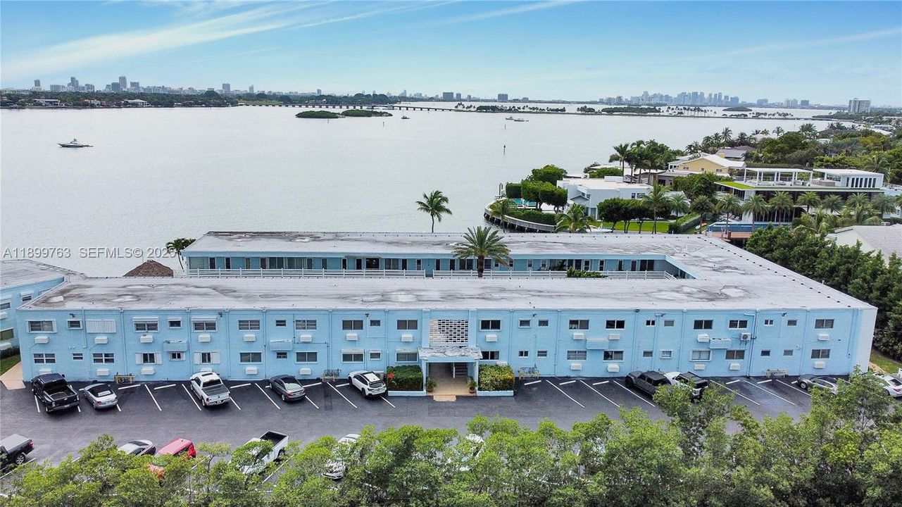 待售: $395,000 (1 贝兹, 1 浴室, 640 平方英尺)