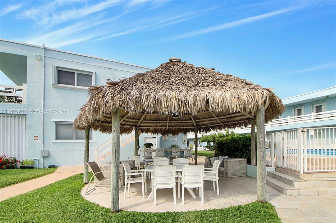 待售: $395,000 (1 贝兹, 1 浴室, 640 平方英尺)