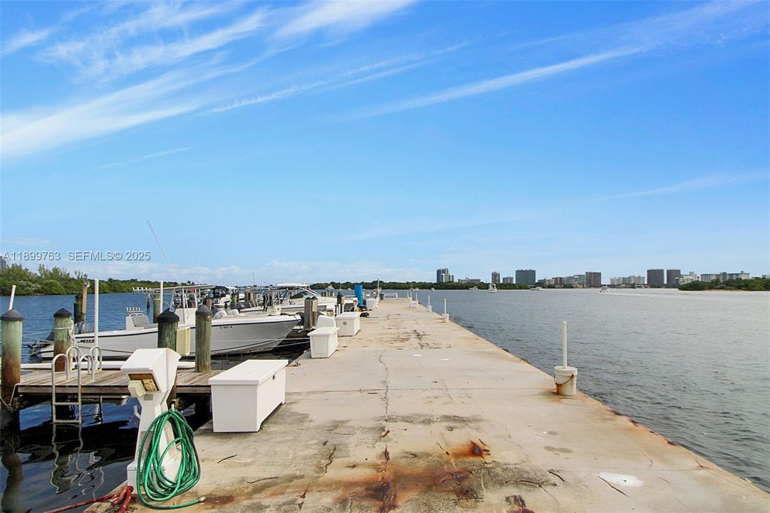 待售: $395,000 (1 贝兹, 1 浴室, 640 平方英尺)