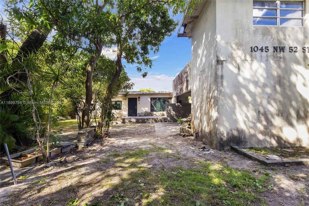 For Sale: $550,000 (2 beds, 1 baths, 1507 Square Feet)