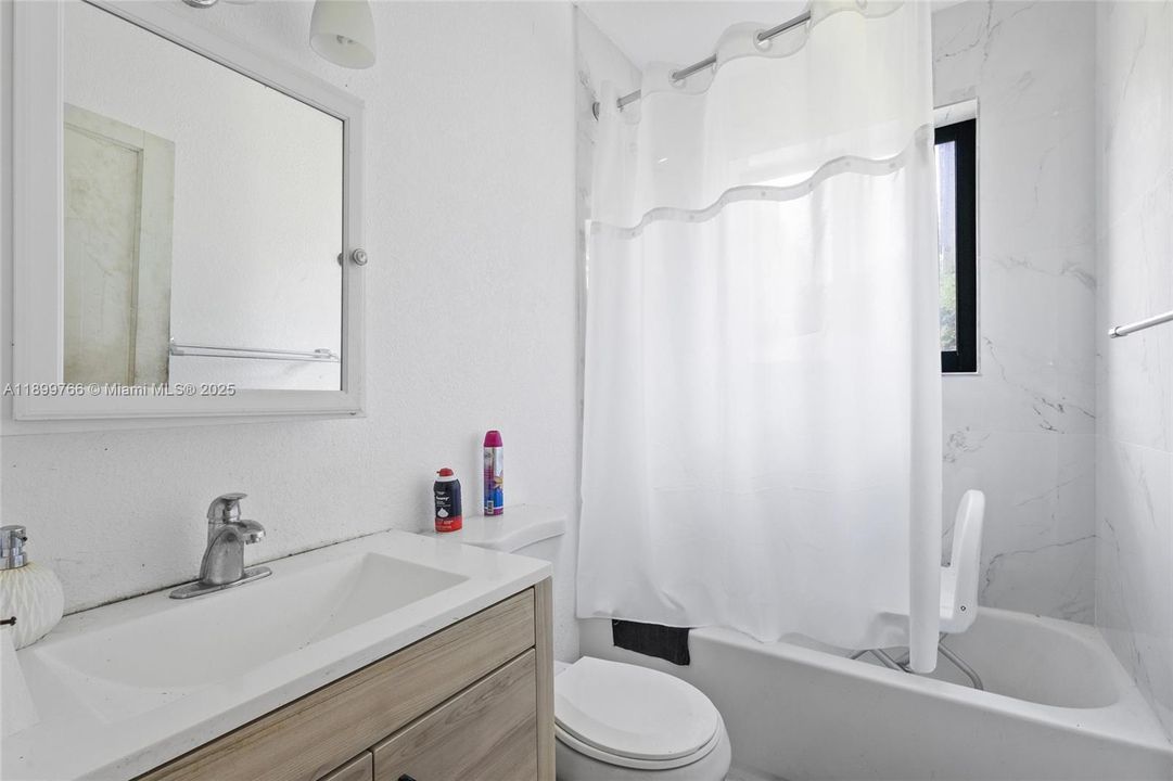 For Sale: $550,000 (2 beds, 1 baths, 1507 Square Feet)