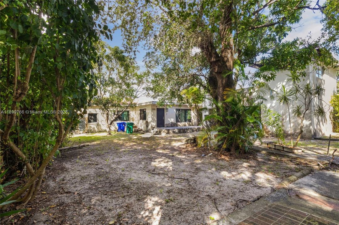 For Sale: $550,000 (2 beds, 1 baths, 1507 Square Feet)