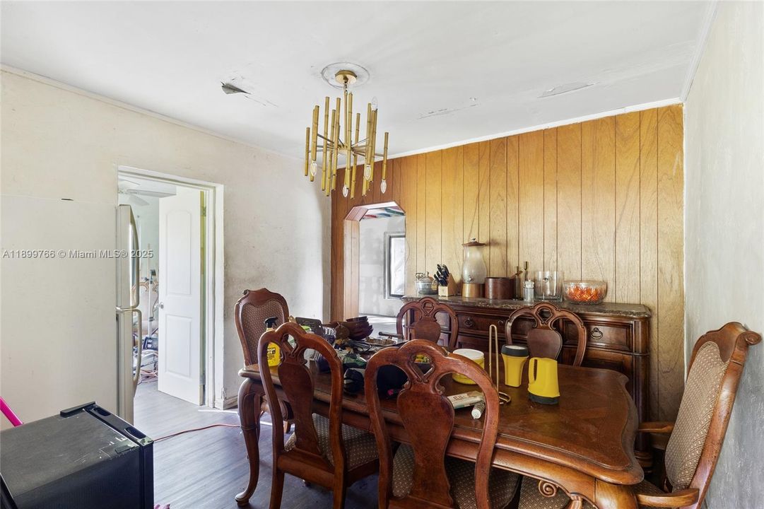 For Sale: $550,000 (2 beds, 1 baths, 1507 Square Feet)