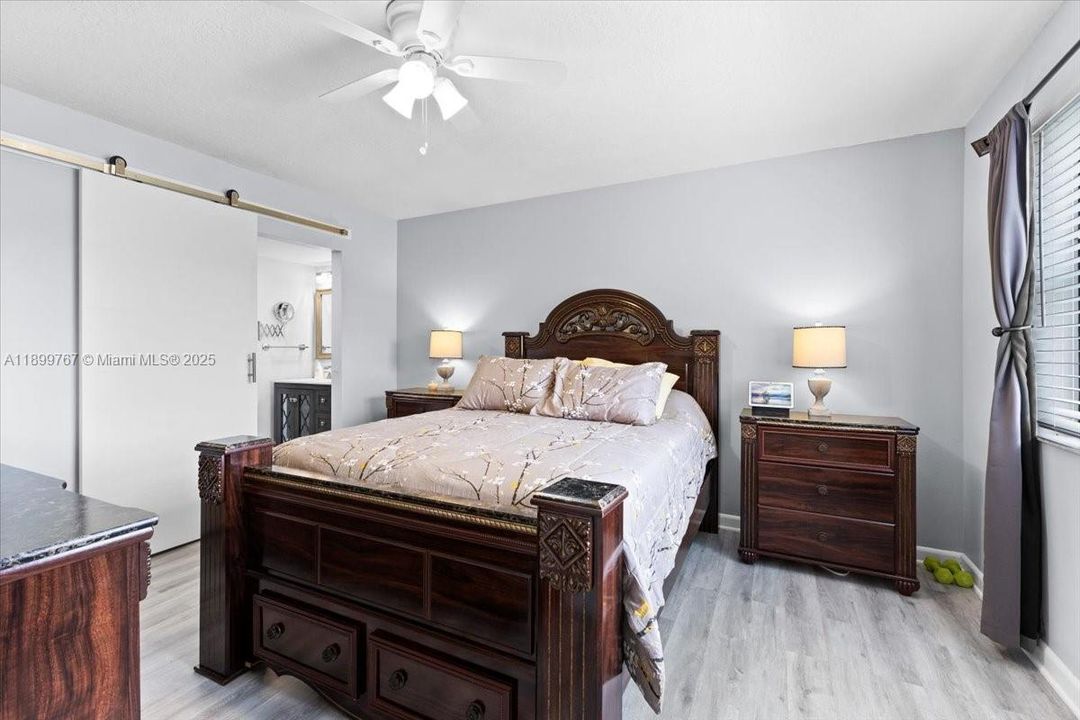 Activo con contrato: $135,000 (2 camas, 2 baños, 810 Pies cuadrados)