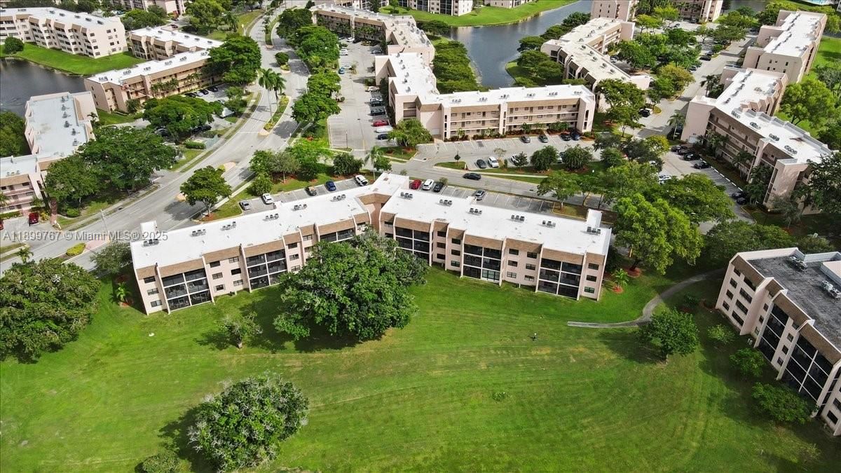 Activo con contrato: $135,000 (2 camas, 2 baños, 810 Pies cuadrados)