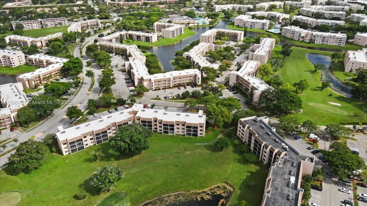 Activo con contrato: $135,000 (2 camas, 2 baños, 810 Pies cuadrados)