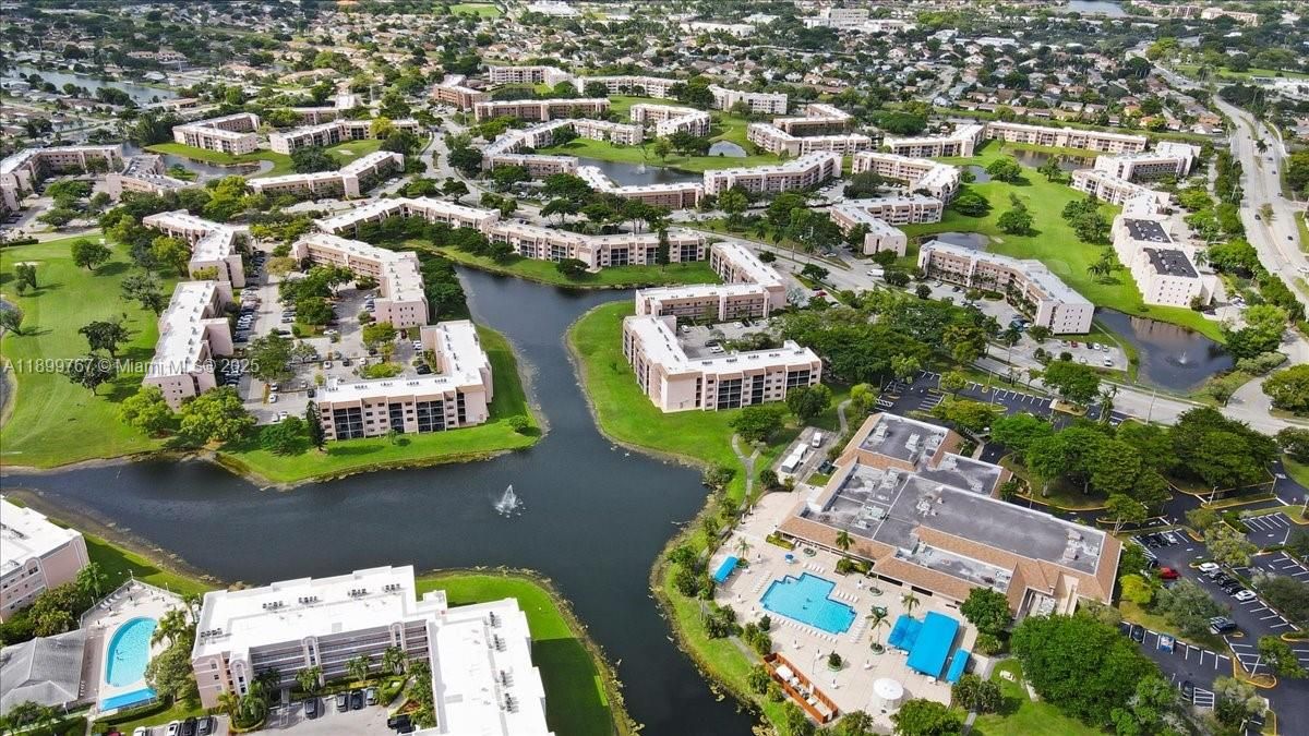 Activo con contrato: $135,000 (2 camas, 2 baños, 810 Pies cuadrados)