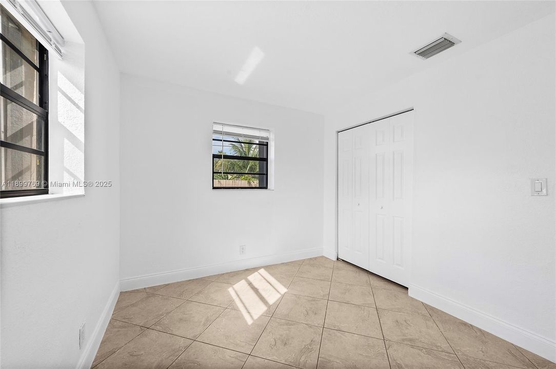 Active With Contract: $419,900 (3 beds, 2 baths, 1172 Square Feet)