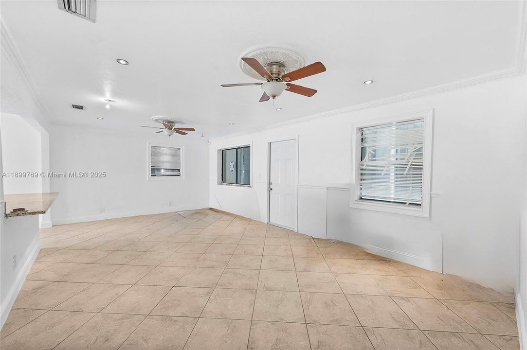 Active With Contract: $419,900 (3 beds, 2 baths, 1172 Square Feet)