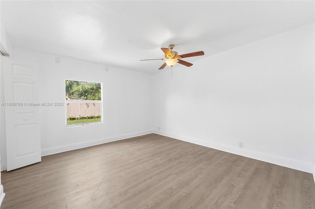 Active With Contract: $419,900 (3 beds, 2 baths, 1172 Square Feet)