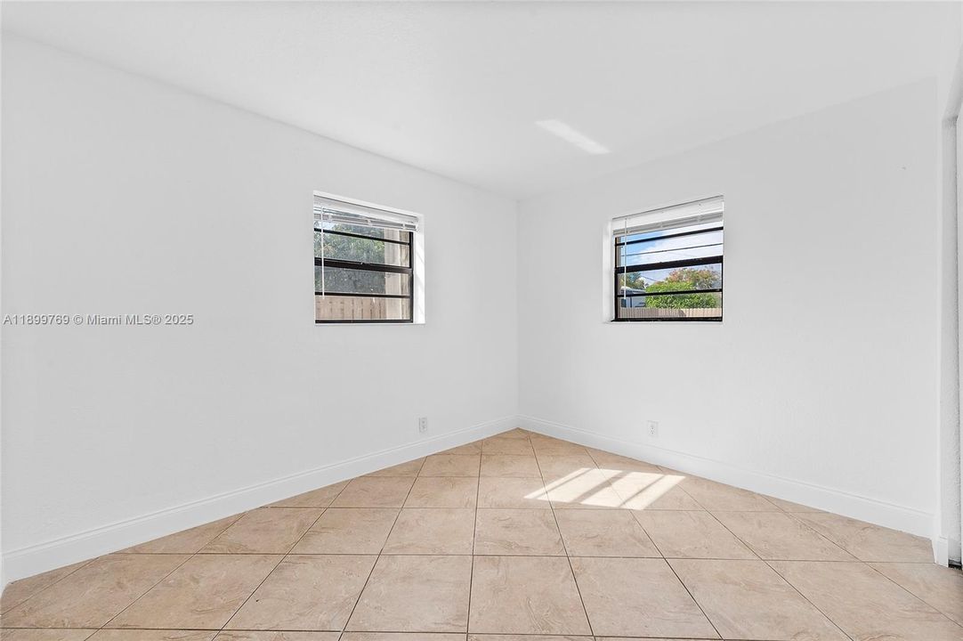 Active With Contract: $419,900 (3 beds, 2 baths, 1172 Square Feet)