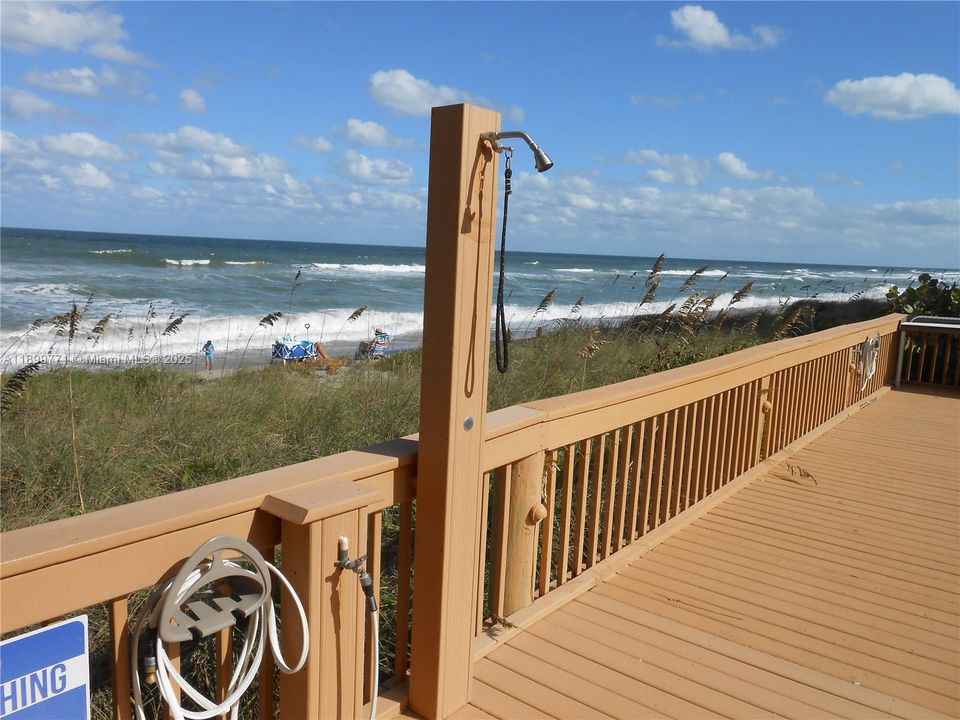 For Sale: $450,000 (2 beds, 2 baths, 1017 Square Feet)