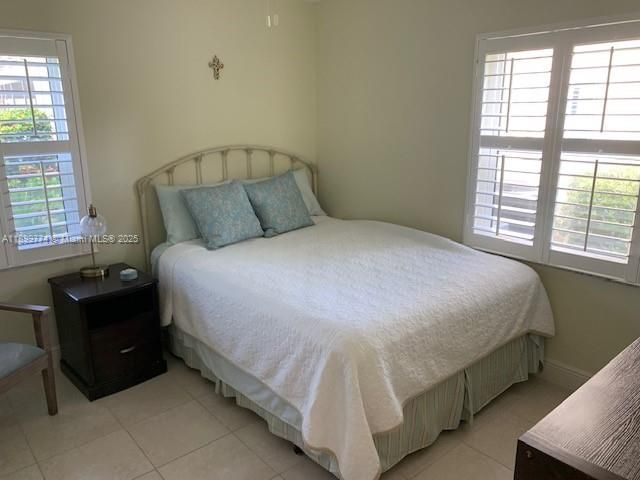 For Rent: $3,450 (3 beds, 2 baths, 1315 Square Feet)