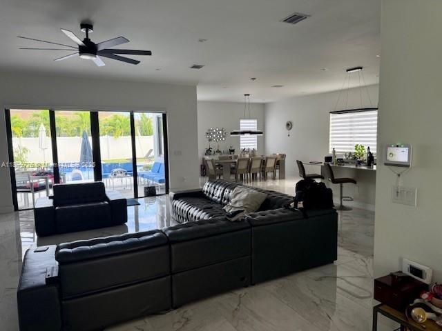 En Venta: $1,295,000 (4 camas, 3 baños, 3637 Pies cuadrados)