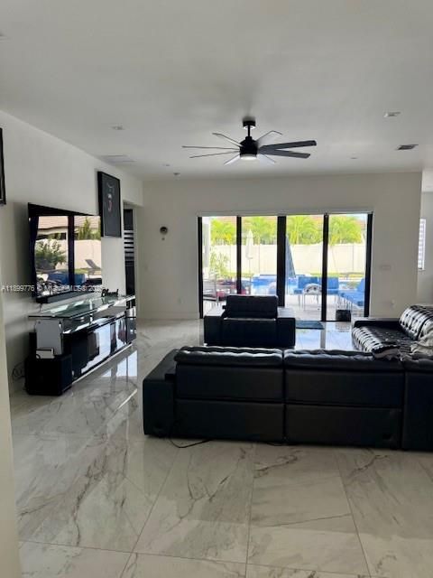 En Venta: $1,295,000 (4 camas, 3 baños, 3637 Pies cuadrados)