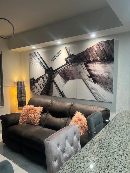 For Rent: $2,900 (3 beds, 2 baths, 1207 Square Feet)