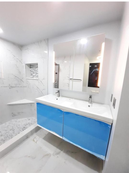 For Rent: $2,900 (3 beds, 2 baths, 1207 Square Feet)