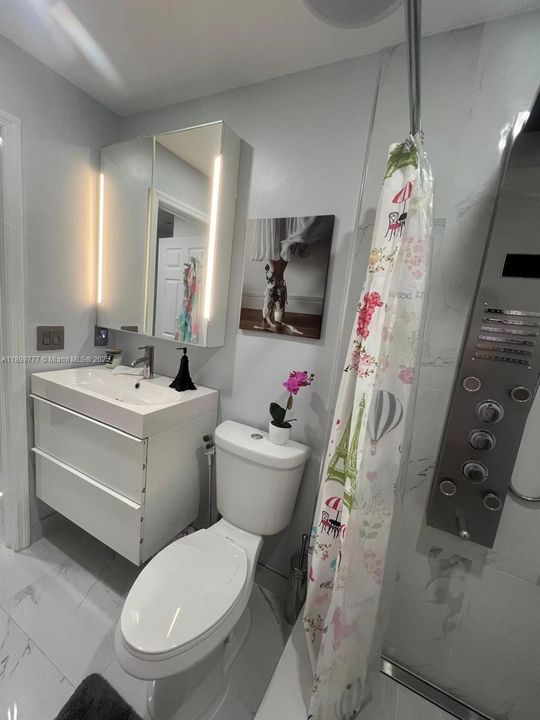 For Rent: $2,900 (3 beds, 2 baths, 1207 Square Feet)