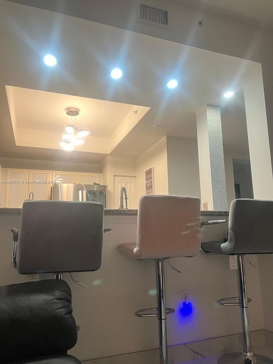 For Rent: $2,900 (3 beds, 2 baths, 1207 Square Feet)