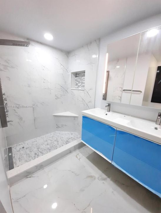 For Rent: $2,900 (3 beds, 2 baths, 1207 Square Feet)