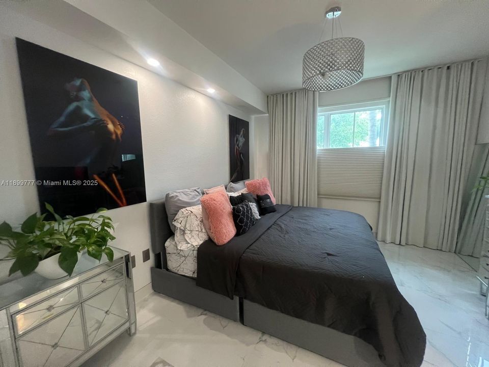 For Rent: $2,900 (3 beds, 2 baths, 1207 Square Feet)