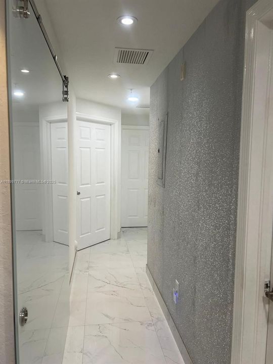 For Rent: $2,900 (3 beds, 2 baths, 1207 Square Feet)