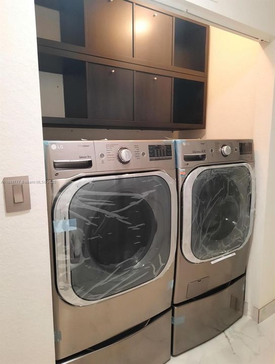 For Rent: $2,900 (3 beds, 2 baths, 1207 Square Feet)