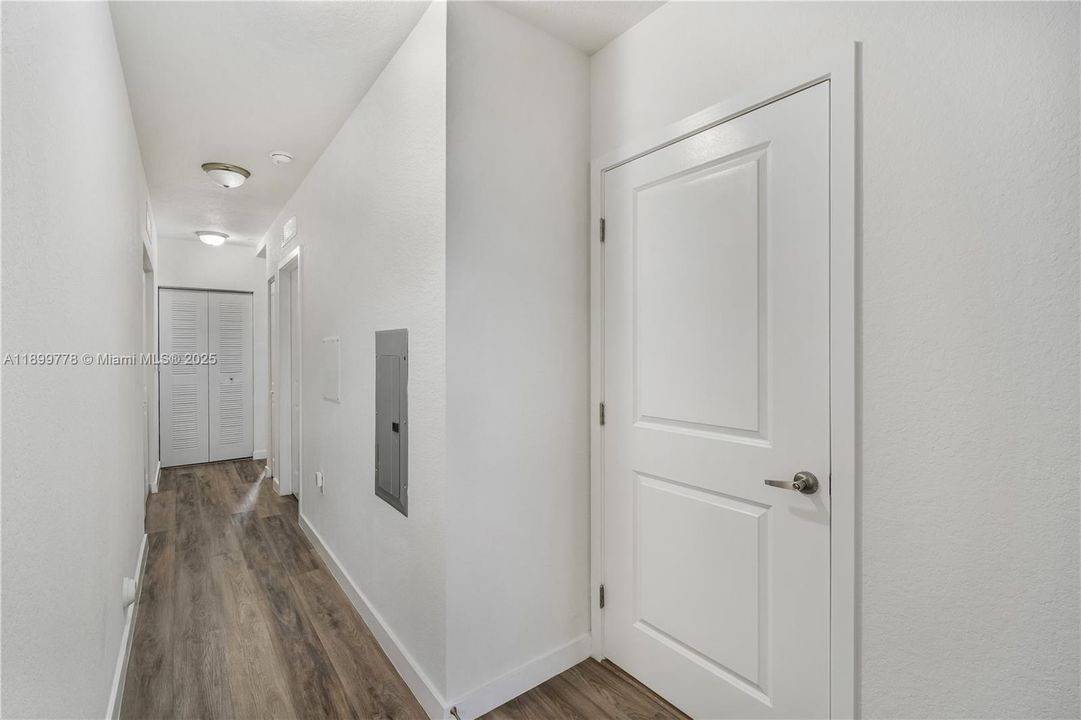 For Rent: $2,700 (3 beds, 2 baths, 1384 Square Feet)