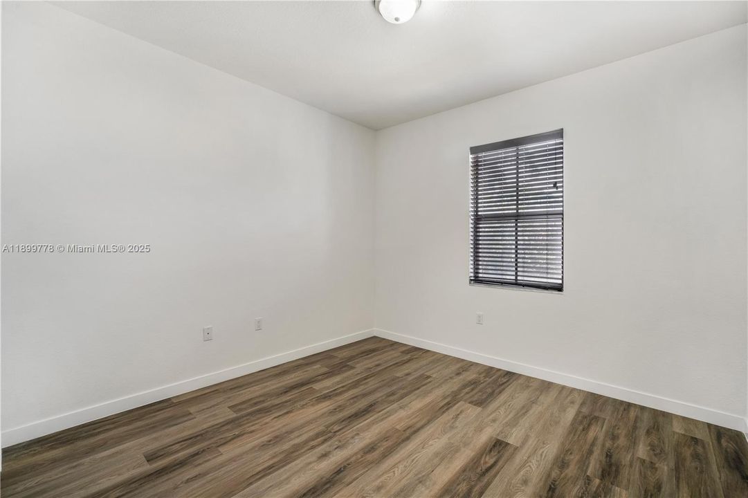 For Rent: $2,700 (3 beds, 2 baths, 1384 Square Feet)