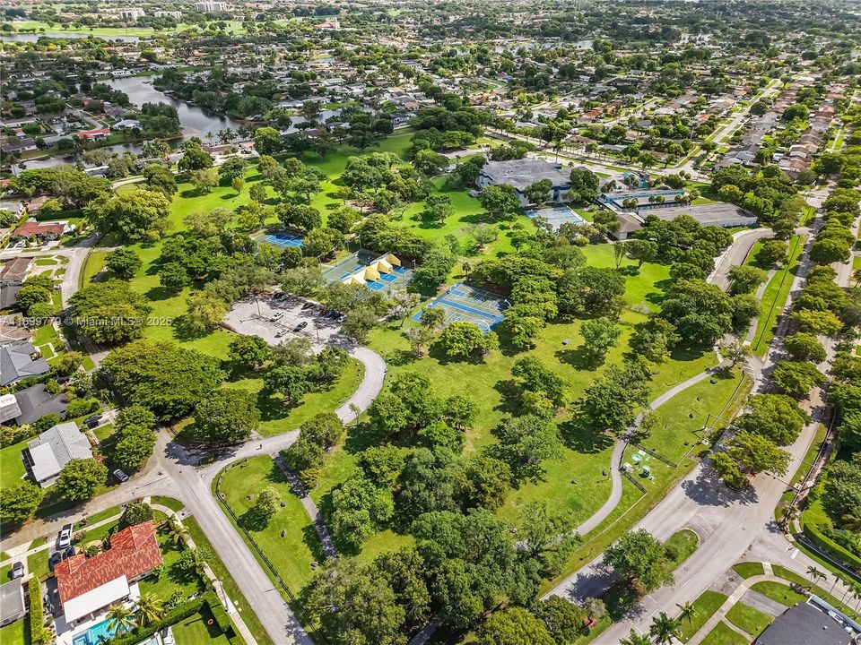 Recently Sold: $725,000 (4 beds, 2 baths, 1836 Square Feet)