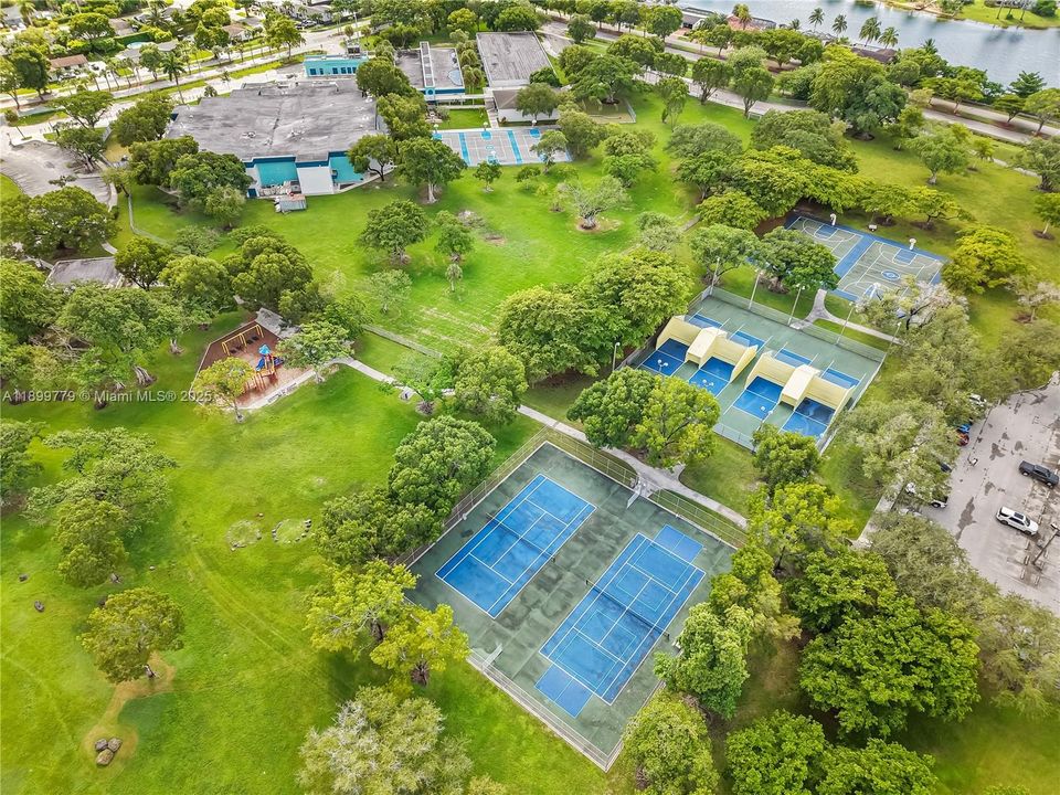 Recently Sold: $725,000 (4 beds, 2 baths, 1836 Square Feet)