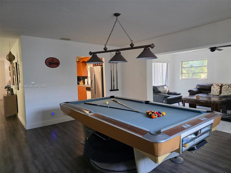 Recently Sold: $725,000 (4 beds, 2 baths, 1836 Square Feet)