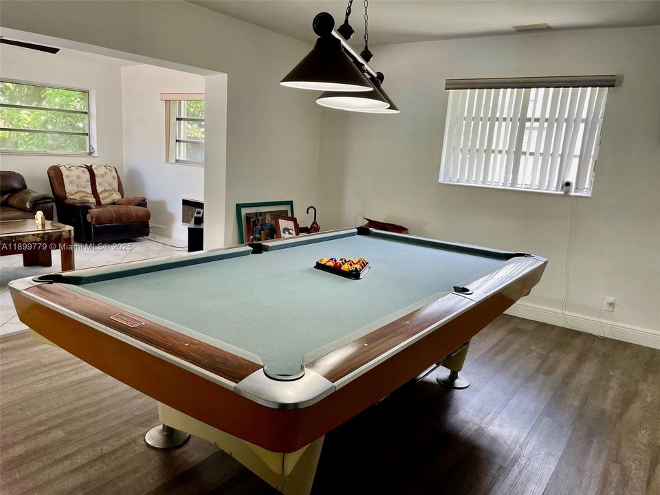 Recently Sold: $725,000 (4 beds, 2 baths, 1836 Square Feet)