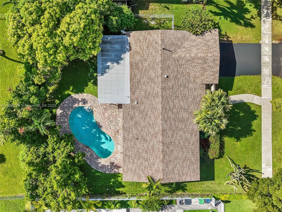 Recently Sold: $725,000 (4 beds, 2 baths, 1836 Square Feet)