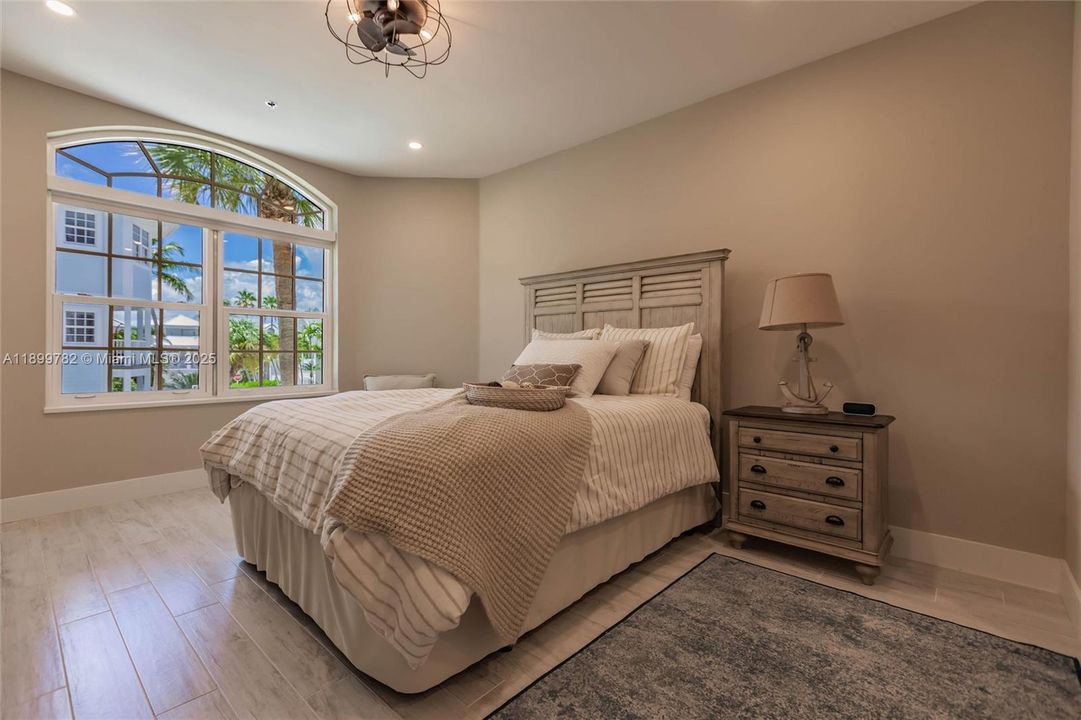 For Rent: $15,000 (4 beds, 4 baths, 3206 Square Feet)