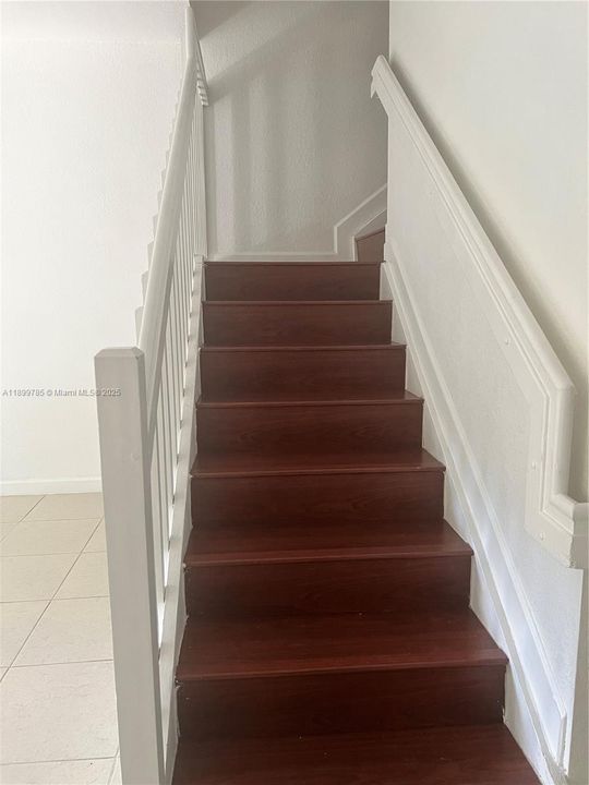 合同活跃: $2,950 (3 贝兹, 2 浴室, 1754 平方英尺)