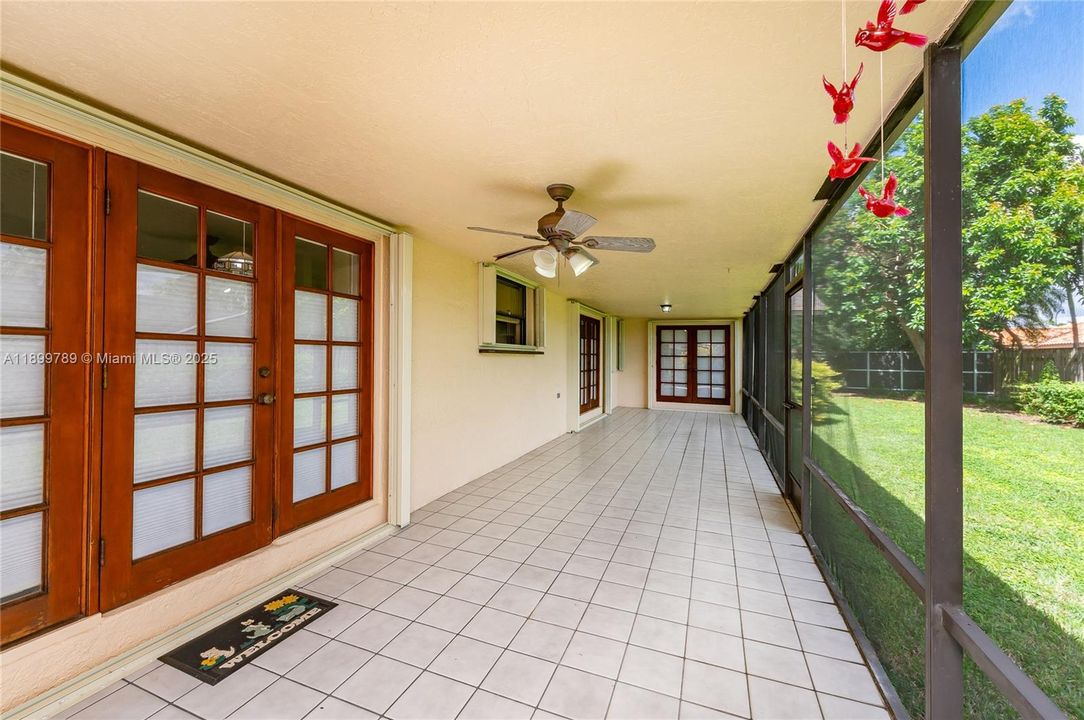 Недавно продано: $720,000 (4 спален, 2 ванн, 2268 Квадратных фут)