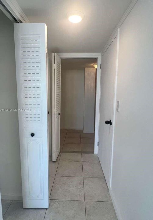 For Rent: $2,099 (1 beds, 1 baths, 982 Square Feet)