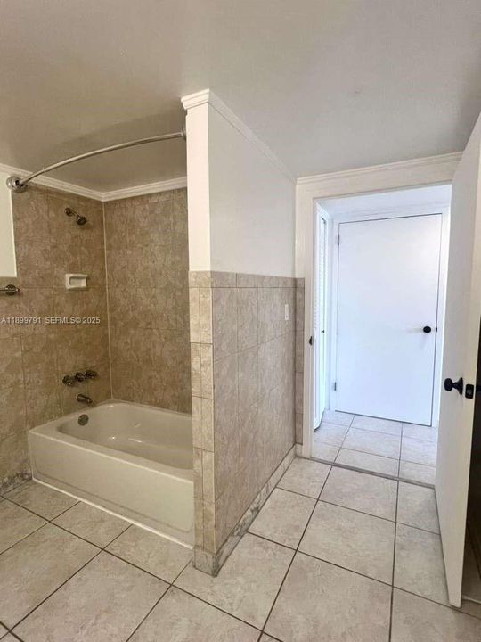 For Rent: $2,099 (1 beds, 1 baths, 982 Square Feet)