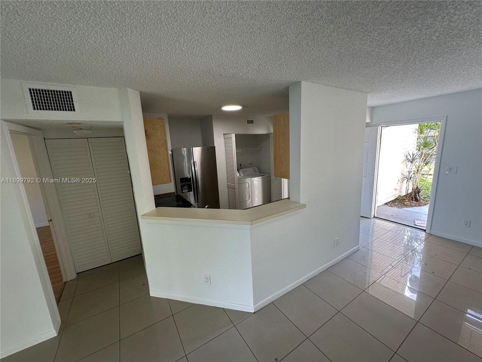 Recently Rented: $2,050 (2 beds, 2 baths, 1020 Square Feet)