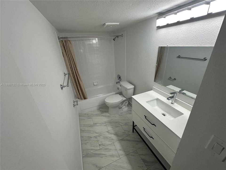 Recently Rented: $2,050 (2 beds, 2 baths, 1020 Square Feet)