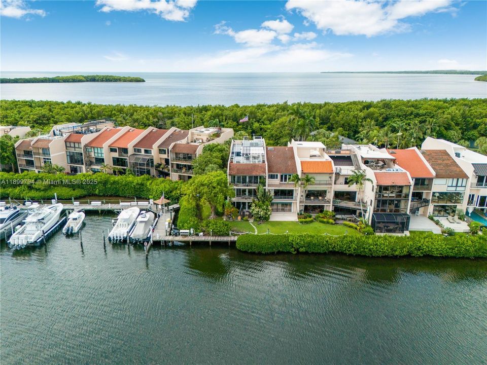 Active With Contract: $2,250,000 (4 beds, 4 baths, 3865 Square Feet)