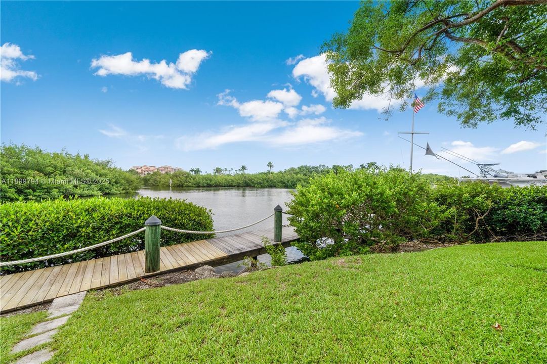 Active With Contract: $2,250,000 (4 beds, 4 baths, 3865 Square Feet)